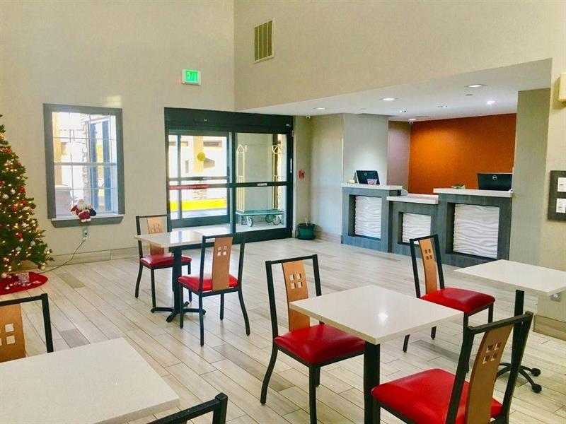Surestay Plus Hotel By Best Western Tulsa East Exterior foto